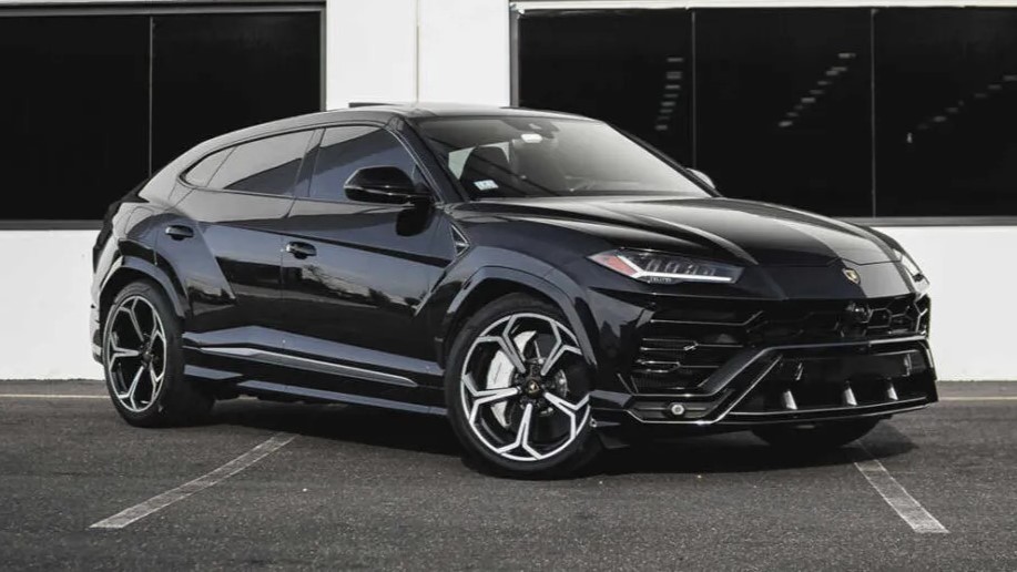 Black Stage 2 Lamborghini Urus for rent in Boston and New England